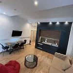 City Center Apartament, Pazari Ri